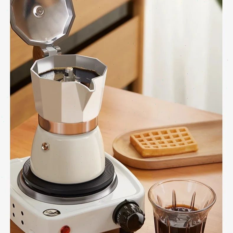 Caffettiera Moka a fondo tondo - Coffee Equipment Set recensione e prezzo